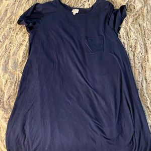 Lularoe Carly size L, navy, thick knit with pocket